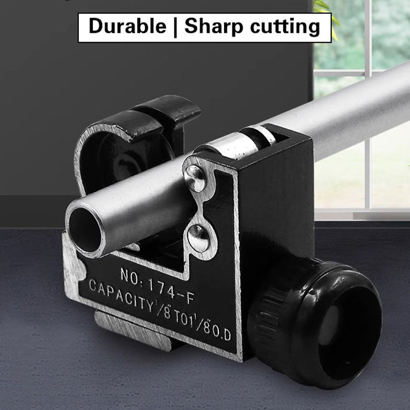 Compact Pipe Cutter with Easy Grip Knob