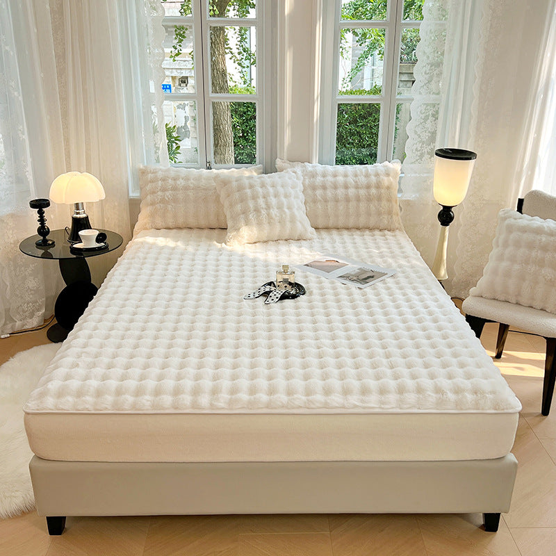 📢📢50% OFF !!🛏Soft Rabbit Plush and Milk Velvet Fitted Sheet Mattress Cover Dustproof Mattress Protector